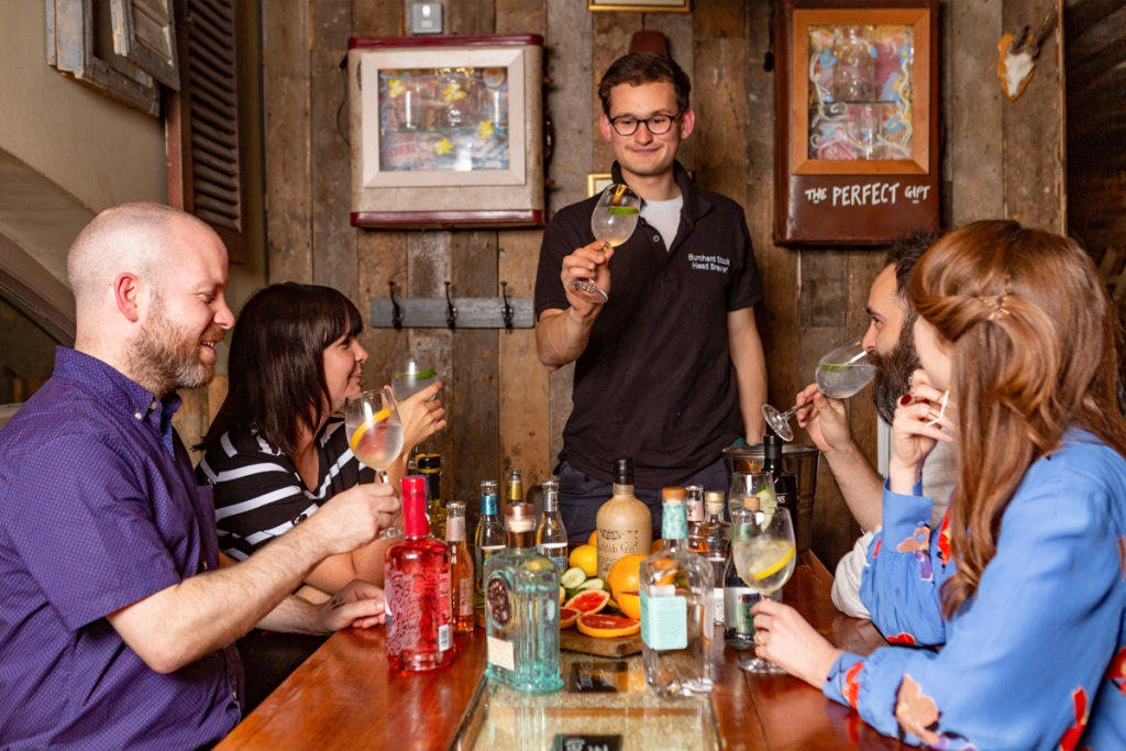 Gin Lovers Masterclass With 08150135